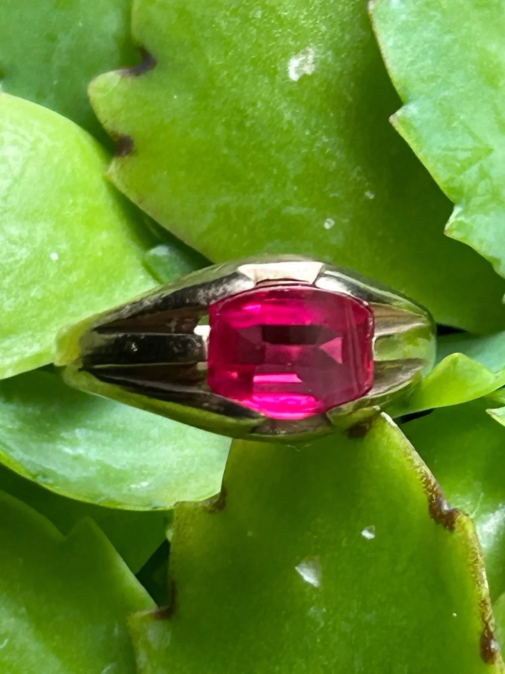 Vintage 10K yellow gold simulated lab created pink sapphire or ruby ring size 10